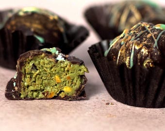 Caja de regalo de trufas de caramelo Kataifi de pistacho y chocolate de Dubái