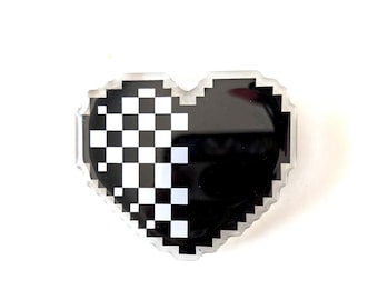 Black and White Checkered Heart Hair Clip: Y2K Pop Punk Acrylic Jewelry