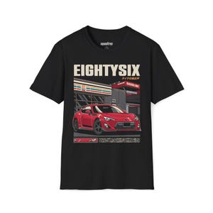Camiseta EIGHTYSIX Toyota 86 Night Runner / Arte de coche JDM, escena de gasolinera japonesa