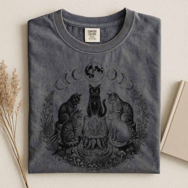 Camiseta de aquelarre de gatos, camiseta de gato bruja, camiseta mística de gato negro, regalo para mamás de gatos, camiseta de fase lunar celestial, regalo gótico cottagecore para amantes de los gatos imagen 4