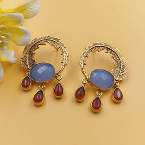 Orecchini pendenti in calcedonio blu e corniola rossa, orecchini a cerchio a forma di foglia placcati in oro, gioielli boho con pietre preziose