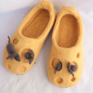 Felted women&#39;s slippers with mice - Women&#39;s yellow woolen slippers - mouse slippers in cheese