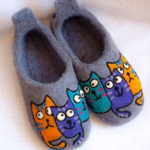 Handmade felt women's slippers with cats - woolen women's shoes - cat lover gift