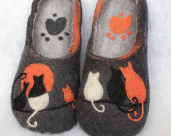 Felted women's slippers with cats - a gift for cat lovers - gray felted women's shoes