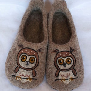 Felted Wool Slippers: Handmade Gray Bird Print Home Shoes