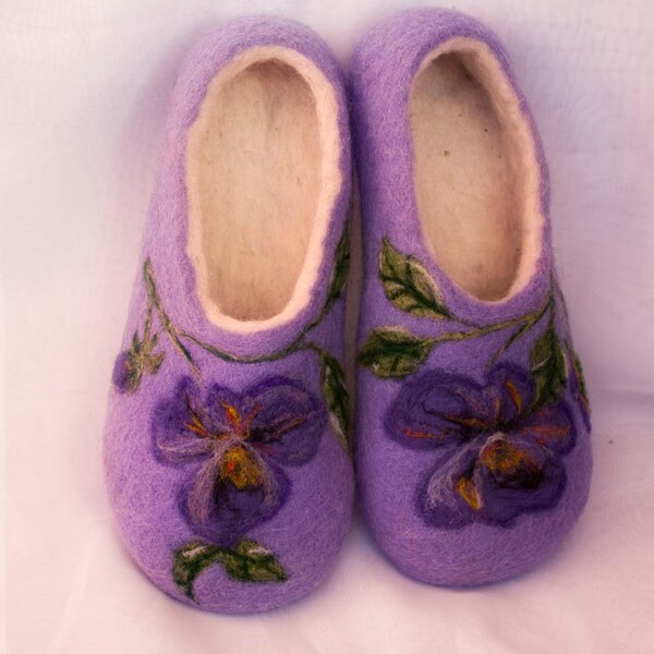 Felted wool slippers/ SALE 20% FROM 65 USD/ viola/  violet/ pansy/ summer