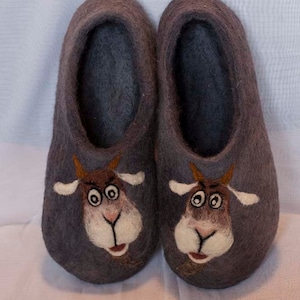 Felted men's slippers with goat - Gray men's slippers - Gift for goat lovers