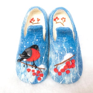 Felted women&#39;s slippers with a bird - wool women&#39;s house shoes with a bullfinch - blue felted Christmas slippers