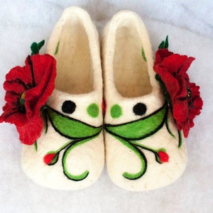 Felted slippers made of natural wool decorated with a poppy brooch, gift for mom, a Christmas gift for a woman