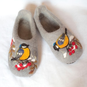 Felted wool slippers  &quot;Bullfinch&quot;
