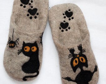 Men's felted slippers with cats Natural wool slippers Men's felted clogs Gift for cat lovers