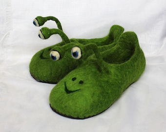 Slippers / Home slippers / Home green slippers / Felt slippers / Snail / Gift for snail lovers