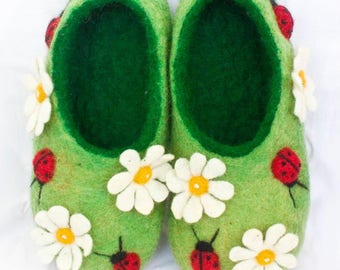 Women's felted slippers with ladybug and daisies - green felted slippers