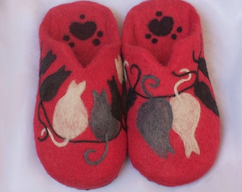 Felted slippers for women with cats - Handmade slippers made in Europe - cat lover's gift slippers
