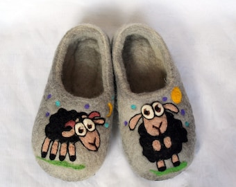 Women's felted slippers with a sheep - a gift for sheep lovers - women's wool slippers