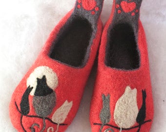 Felted women's slippers, Cat lovers Christmas gift,  women's shoes, Slippers with cat print, cat mom gift