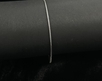 Sterling Silver Minimal Chain Anklet: Skin-Friendly Foot Jewellery