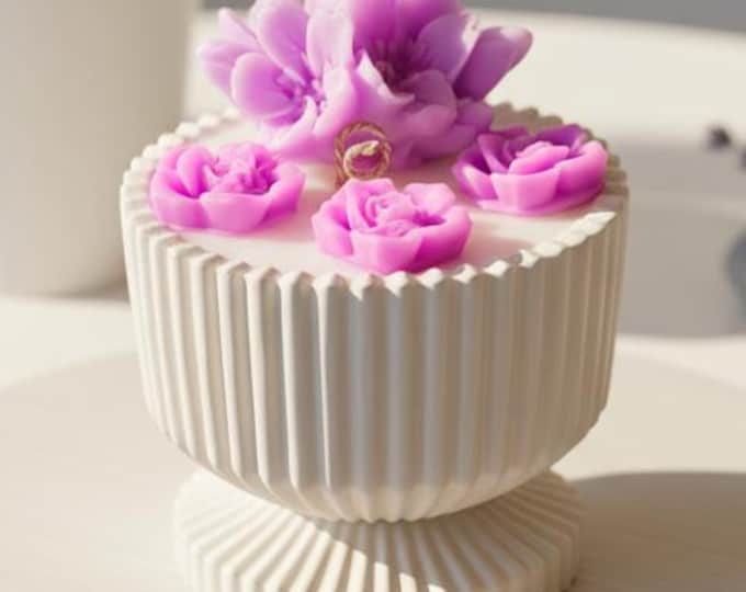 Floral Soy Candle: Sculptural Flower Design in White Fluted Dish