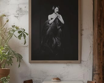 Poster di Raye in abito rosso / Opera d'arte da parete con esibizione dal vivo della cantante britannica / Stampa fotografica di un concerto glamour / Decorazione musicale R&B / Regalo per i fan di Raye