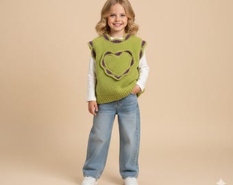 Chaleco de punto con forma de corazón tejido a mano / Top de punto verde y morado para niñas, ideal para el verano.