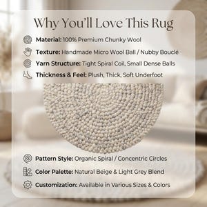 Puede incluir: Una alfombra semicircular con una mezcla de beige natural y gris claro. Est&aacute; hecha de lana gruesa 100% premium con una textura de bola de lana micro hecha a mano. El patr&oacute;n es una espiral org&aacute;nica y c&iacute;rculos conc&eacute;ntricos. El texto dice "Why You'll Love This Rug".