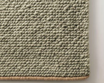 Green Chunky Wool Rug – Handwoven Textured Pebble Carpet
