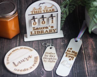 Personalised Book Lover Gift Set - Custom Wooden Bookmark, Reader Birthday Present, Personal library, Cozy Reading Gift Box