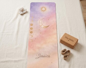 Personalisierte himmlische Yogamatte | Mond & Sonne Design, individueller Name oder Sternzeichen, umweltfreundliche rutschfeste Matte, Meditation und Workout Geschenk