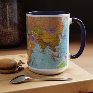 Kleurrijke mok wereldkaart, levendig geografieontwerp, 11 oz keramiek afbeelding 11