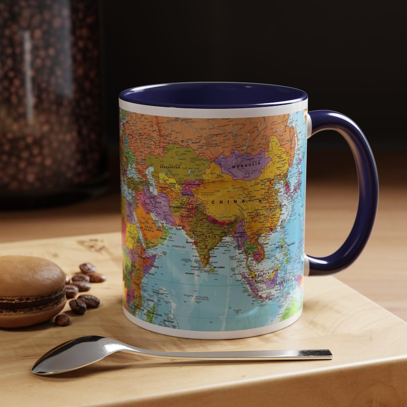 Kleurrijke mok wereldkaart, levendig geografieontwerp, 11 oz keramiek afbeelding 7