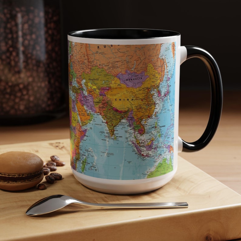 Kleurrijke mok wereldkaart, levendig geografieontwerp, 11 oz keramiek afbeelding 10