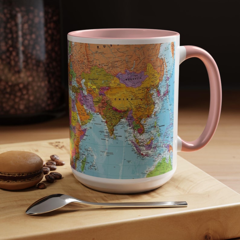 Kleurrijke mok wereldkaart, levendig geografieontwerp, 11 oz keramiek afbeelding 12