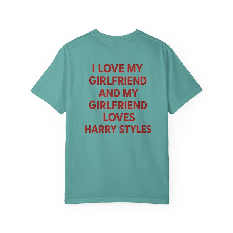 Amo a mi novia y mi novia ama a Harry Styles (Camiseta), Camiseta divertida para novio, Camiseta Comfort Colors, Camiseta sarcástica para citas, Unisex imagen 10