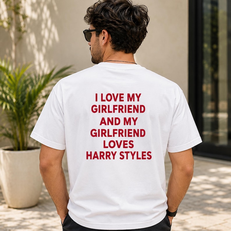 Amo a mi novia y mi novia ama a Harry Styles (Camiseta), Camiseta divertida para novio, Camiseta Comfort Colors, Camiseta sarcástica para citas, Unisex imagen 1