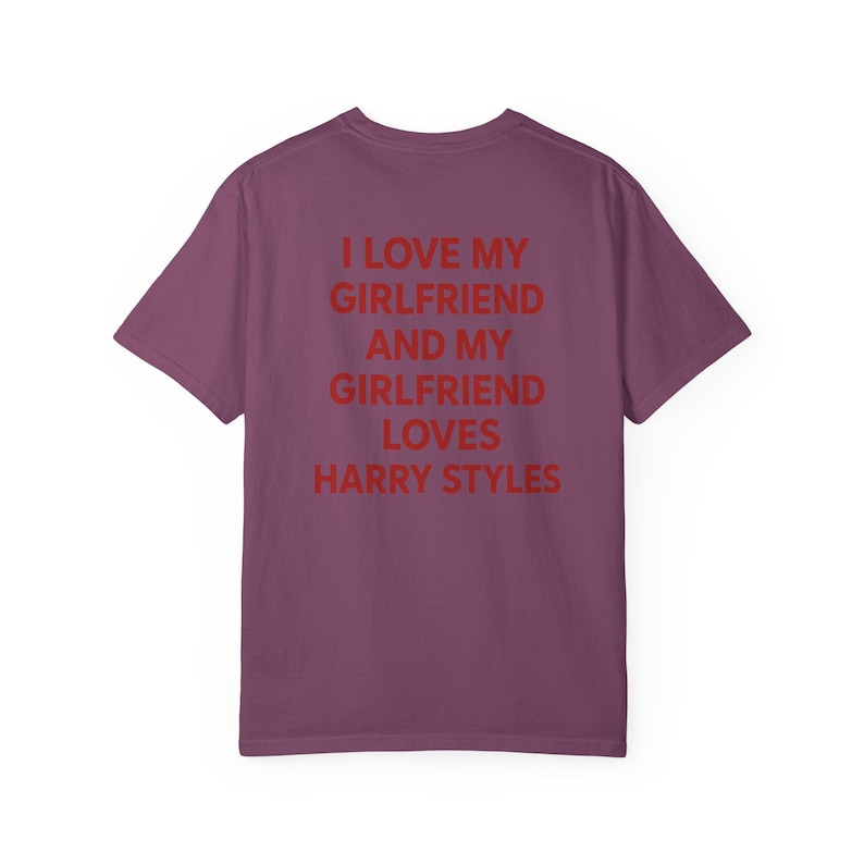 Amo a mi novia y mi novia ama a Harry Styles (Camiseta), Camiseta divertida para novio, Camiseta Comfort Colors, Camiseta sarcástica para citas, Unisex imagen 16