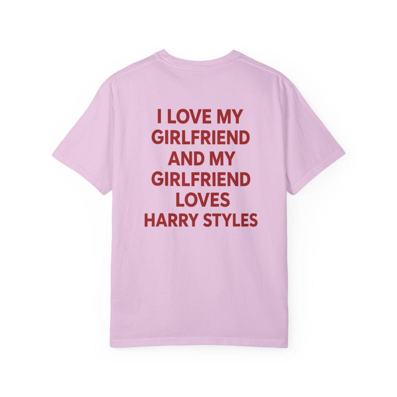 Amo a mi novia y mi novia ama a Harry Styles (Camiseta), Camiseta divertida para novio, Camiseta Comfort Colors, Camiseta sarcástica para citas, Unisex imagen 14