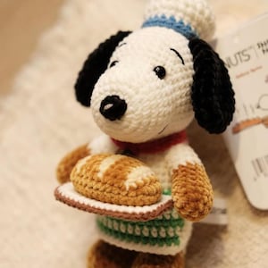 Handmade Chef Snoopy Crochet Plushie, Soft Baker Dog Amigurumi with Bread, Custom Stuffed Animal Gift, Kitchen Decor, Unique Gift For Her