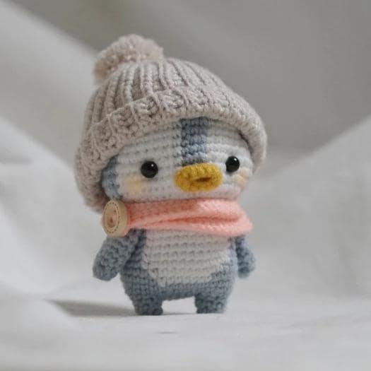 Peluche Pudgy Penguin 30cm Con Set Regalo: 2 Personaggi Collezione + Portachiavi Misterioso + Bastone