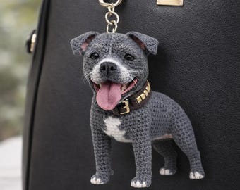 Staffordshire Bull Terrier Amigurumi Crochet Pattern PDF – Standing Dog Keychain – Realistic Staffy – Advanced Tutorial – DE/EN