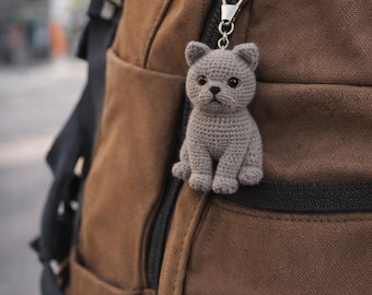冬コーデ　ふわふわ子猫　ミルクティー子猫　ハンドメイド　あみぐるみ　キーホルダー かぎ針編みの猫のあみぐるみパターン: 子猫のデザイン (PDF パターン