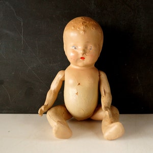 Vintage / Antique composizione Baby Doll con capelli modellati e Jointed braccia e gambe (10 pollici) N2 - Collectible, parti della bambola