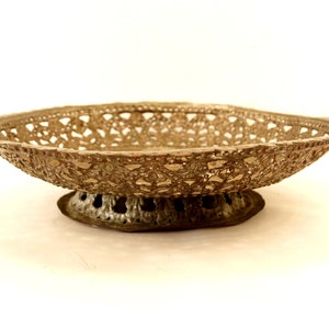 Vintage Ornate Hammered Copper Pedestal Bowl, 15 diameter c.1970s Rustic Metal Bowl, Large Fruit Bowl image 2