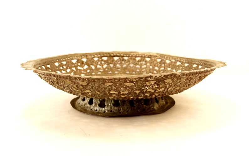 Vintage Ornate Hammered Copper Pedestal Bowl, 15 diameter c.1970s Rustic Metal Bowl, Large Fruit Bowl image 2