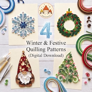 Op de afbeelding: Vier papier-quilling ontwerpen met een blauwe sneeuwvlok, een groene krans met rode bessen, een kabouter met een rode muts en een groene boom met roze accenten. De tekst luidt 4 Winter & Festive Quilling Patterns (Digital Download) en JollyCornerCo.