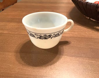 Pyrex Coffee or Tea cups, set of 6