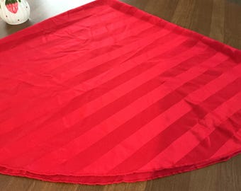 70 inch Round Tablecloth, Bright Red Polyester
