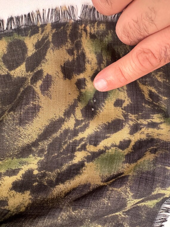 Make a bold and elegant statement with this luxur… - image 7