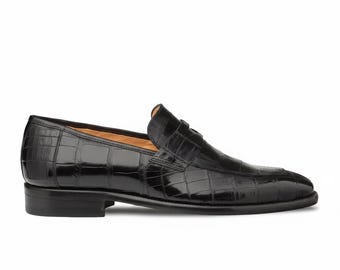 Handgjorda svarta krokodilfärgade herrloafers i läder