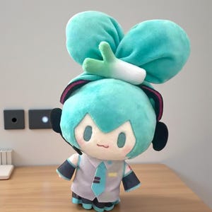 Anime Hatsune Miku Plushie, Kawaii Figure Doll, Anime Peripheral Toy - 15cm