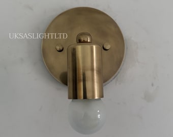 Aplique de pared de latón crudo de mediados de siglo, luz empotrada